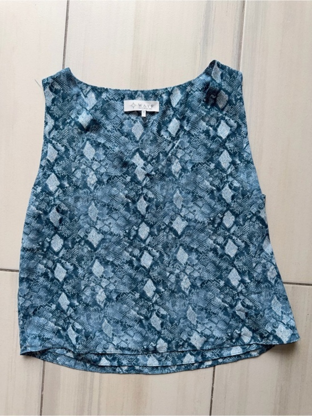 WAYF Blue Snake-Print Sleeveless Top women’s medium
